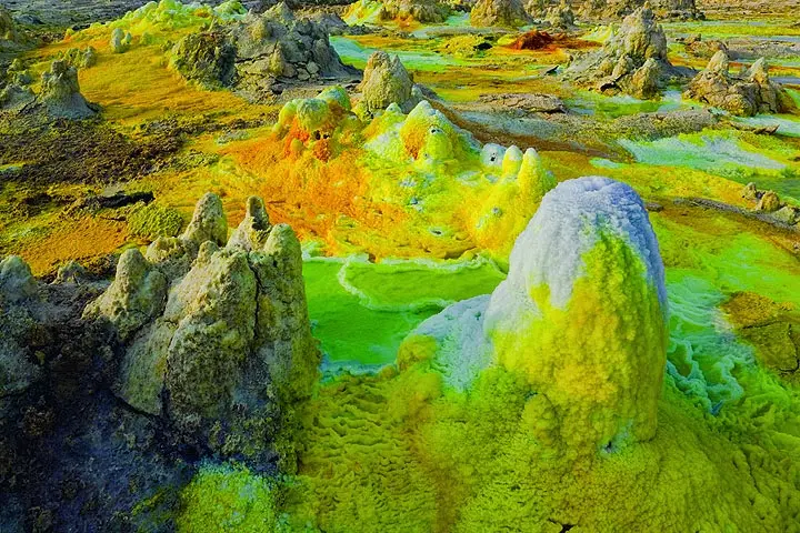 Danakil Depression – Dallol, Lake Afdera & Alalobad Tour